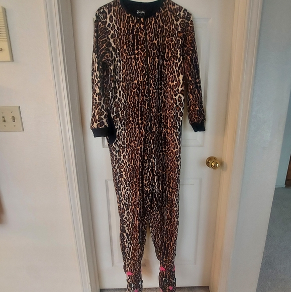 Nick & Nora Leapard Onsie size small - Picture 2 of 8